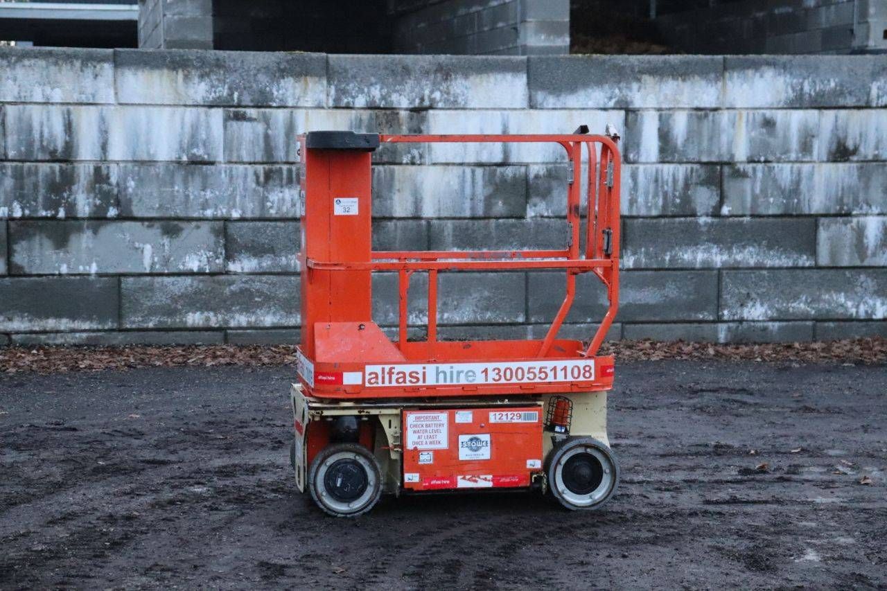 JLG 1230ES Electric Mast Lift 5.66m 2014