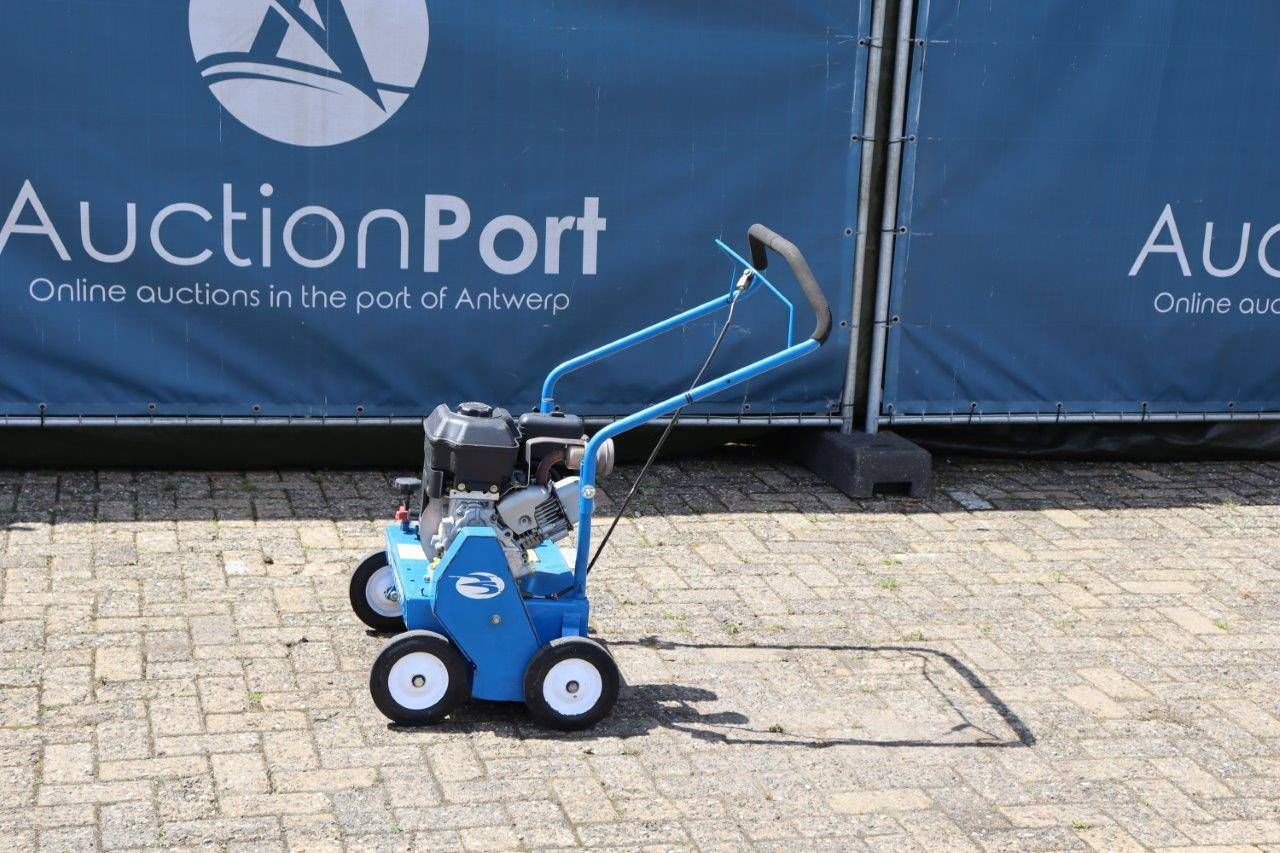 Bluebird C18 scarifying machine
