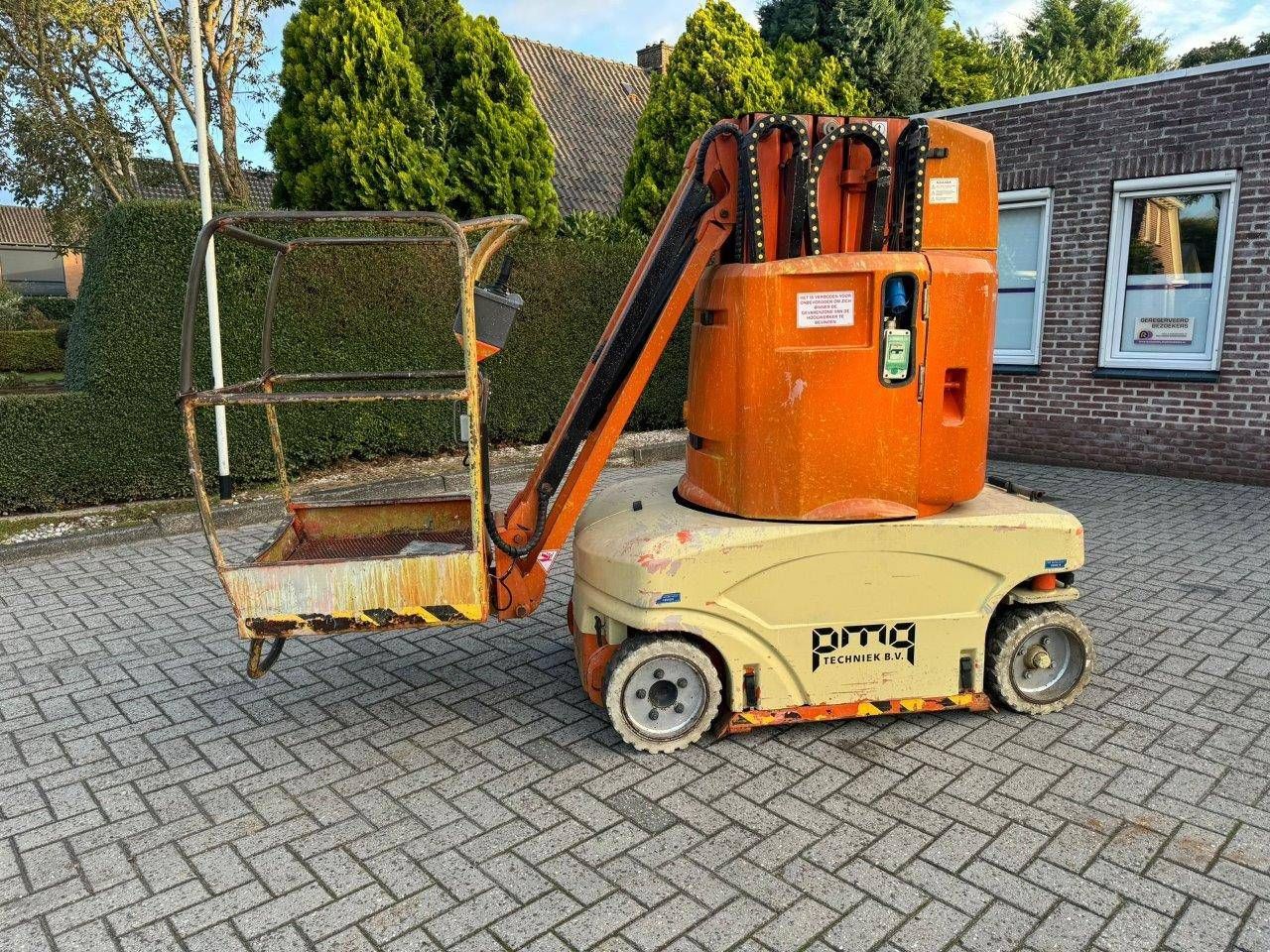 JLG Toucan 1010 Electric Articulated Boom Lift