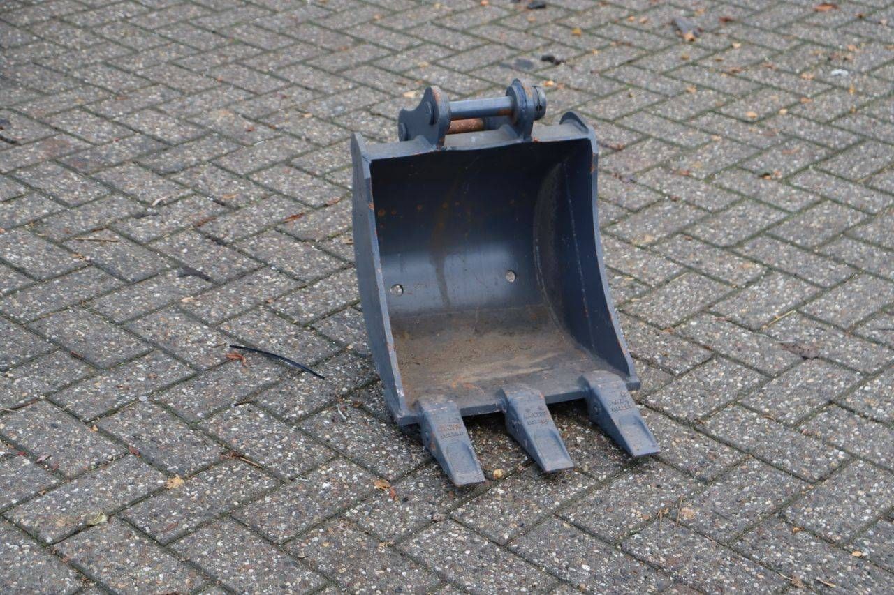 Excavator bucket