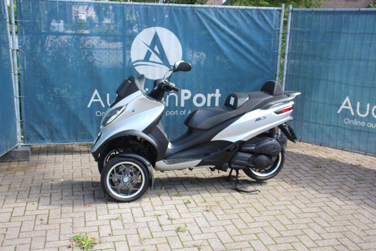 Scooter Piaggio MP3 300 LT Petrol 23hp 2015