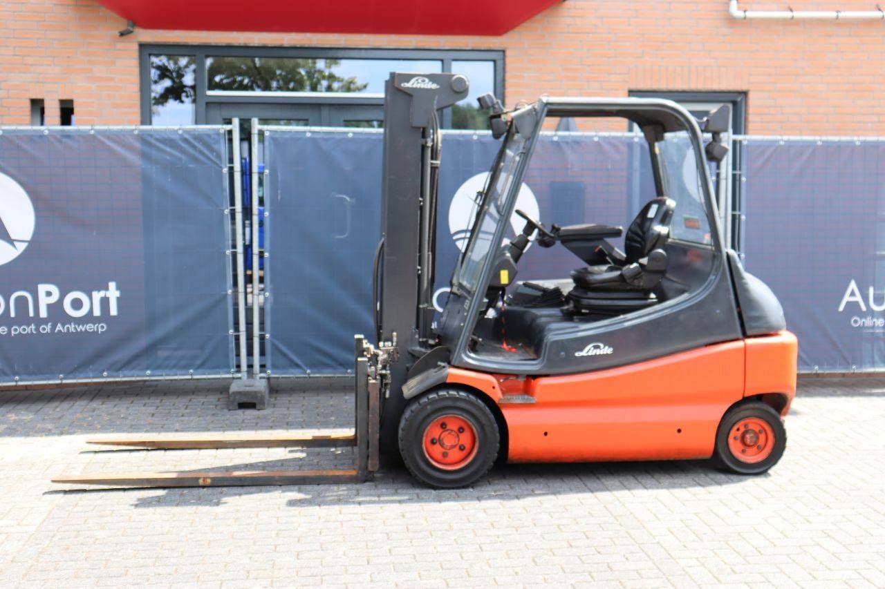 Linde E30-02 Electric Forklift 3000kg 2003