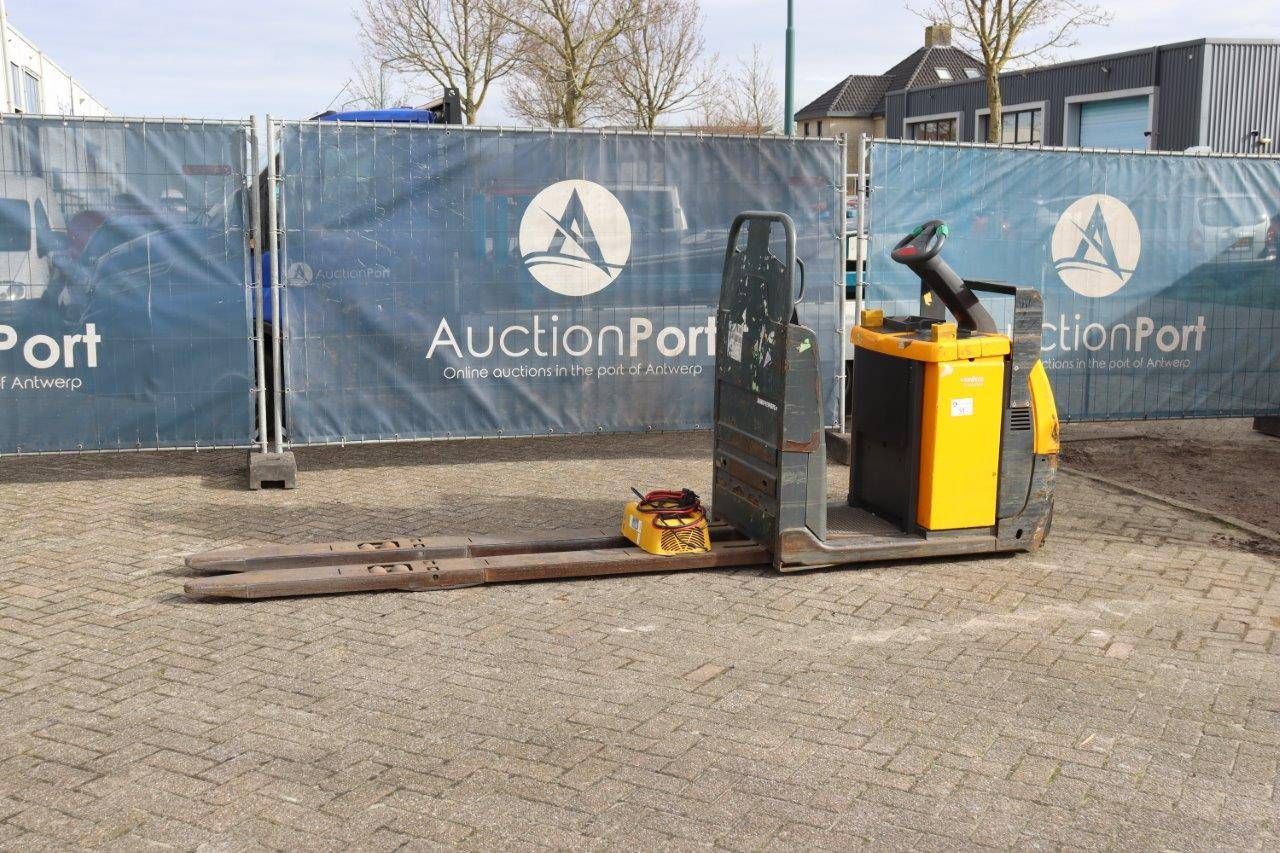 Pallet truck Jungheinrich EJE 225 Electric 2500kg
