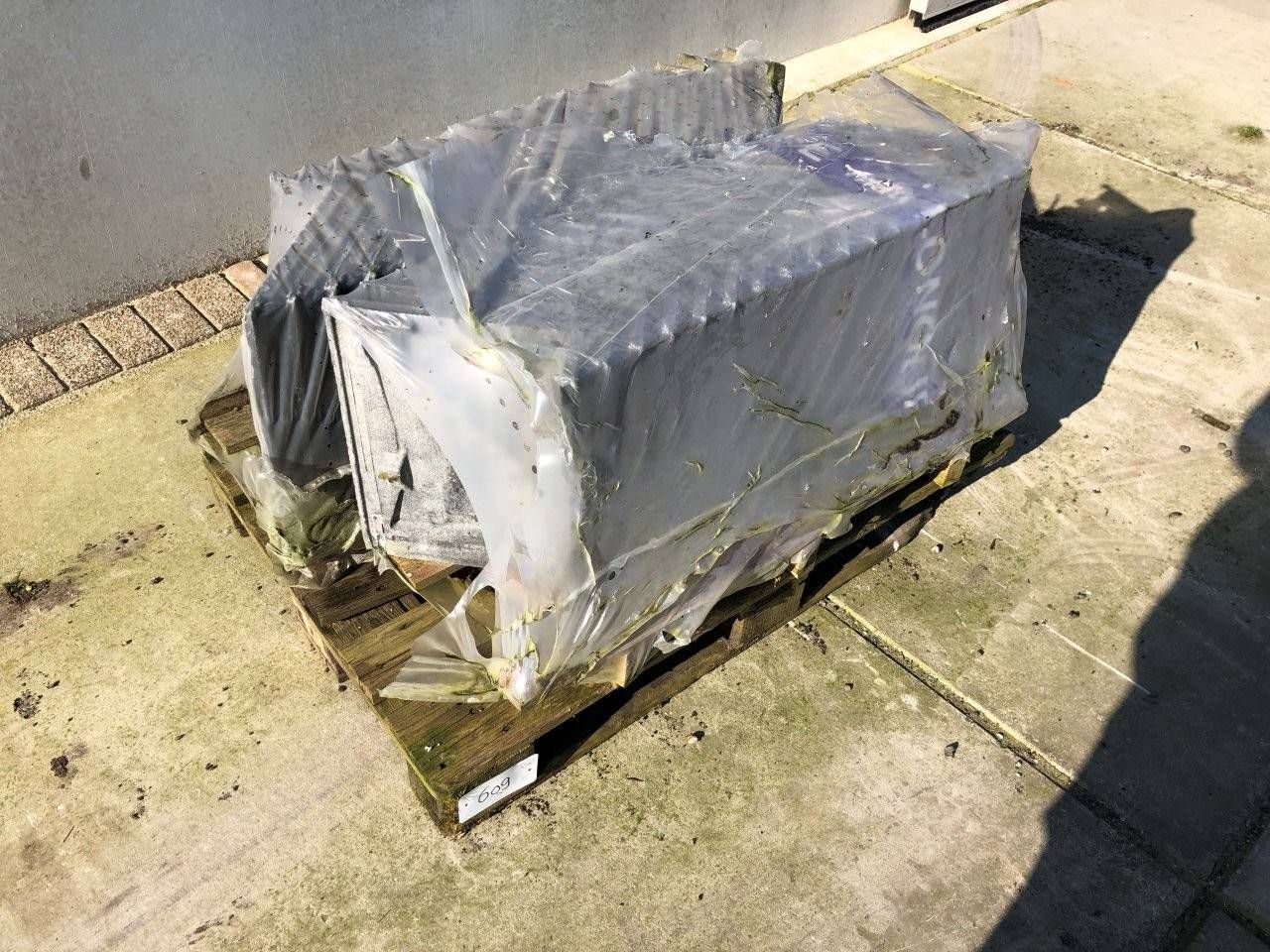 Batch of Facade Tiles Nelskamp 420x345x140mm New
