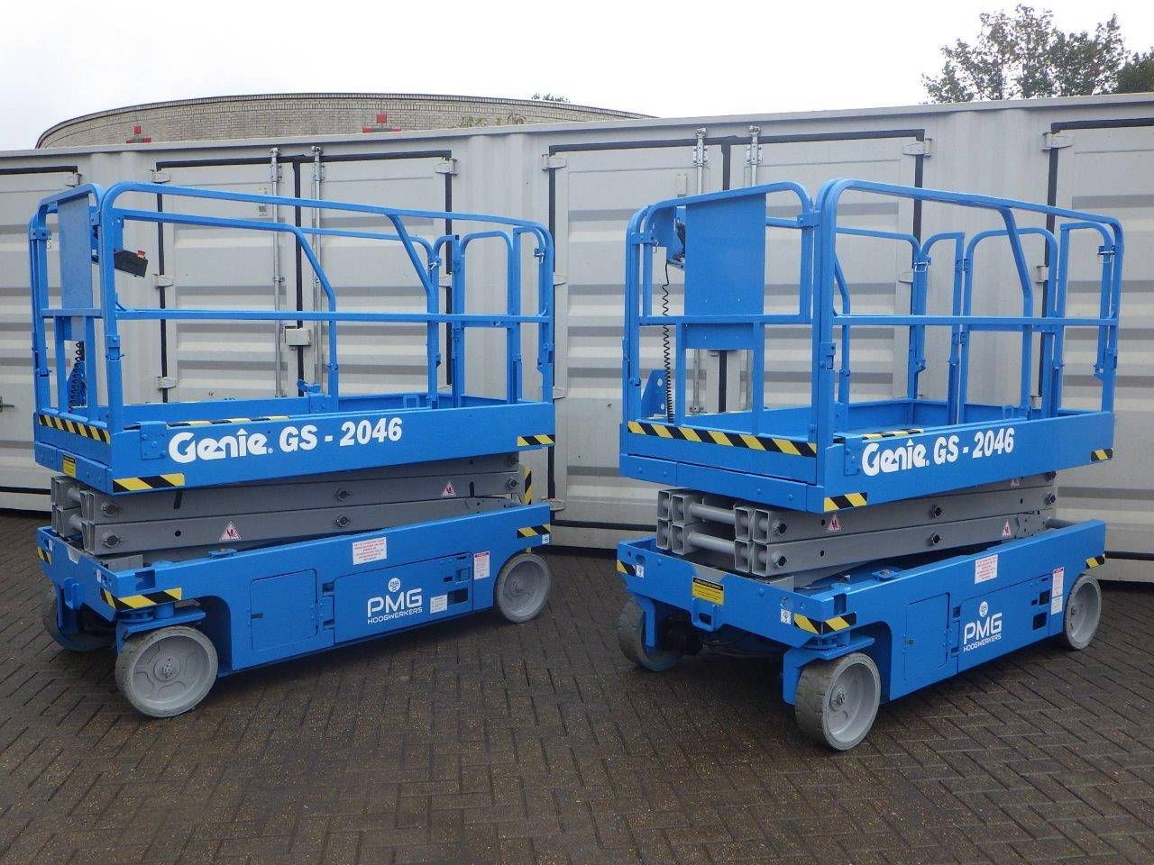 2x Scissor lift Genie GS-2046 Electric 8.1m 2015/2015 2 pieces