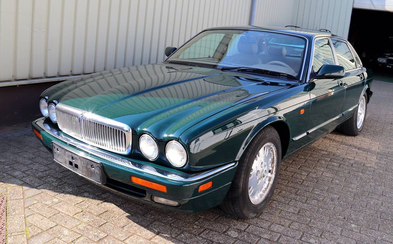 Jaguar XJ Sovereign 4.0 (Margin)