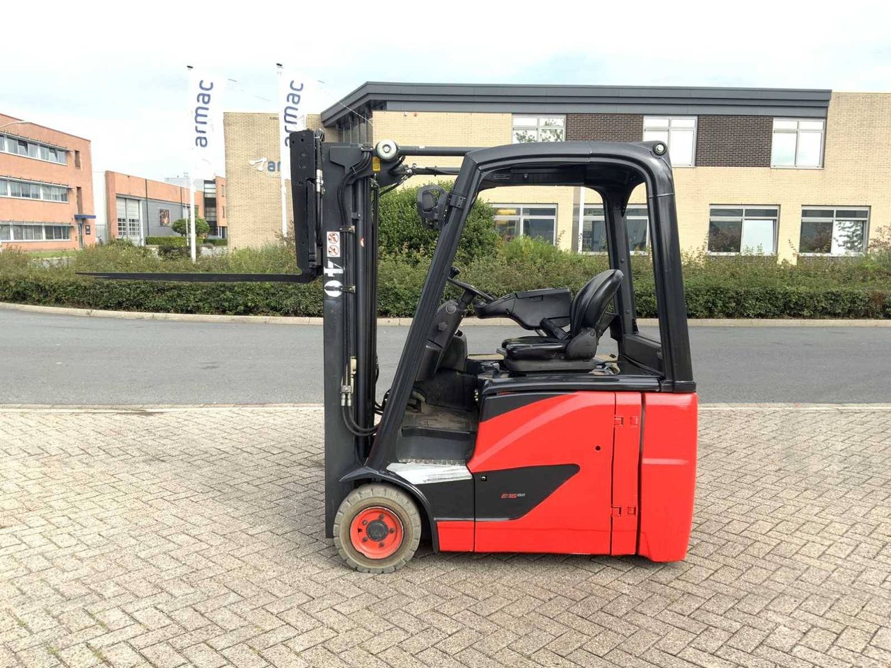 Forklift Linde E16H-02 Electric 1600kg 4.6m 2016