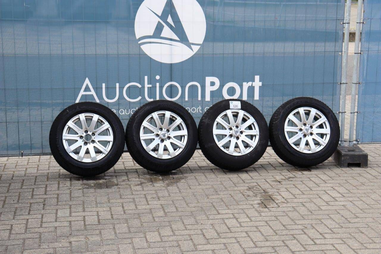 Mercedes-Benz Vito rims + Bridgestone 205/65R16 winter tires ET45 16x7JJ