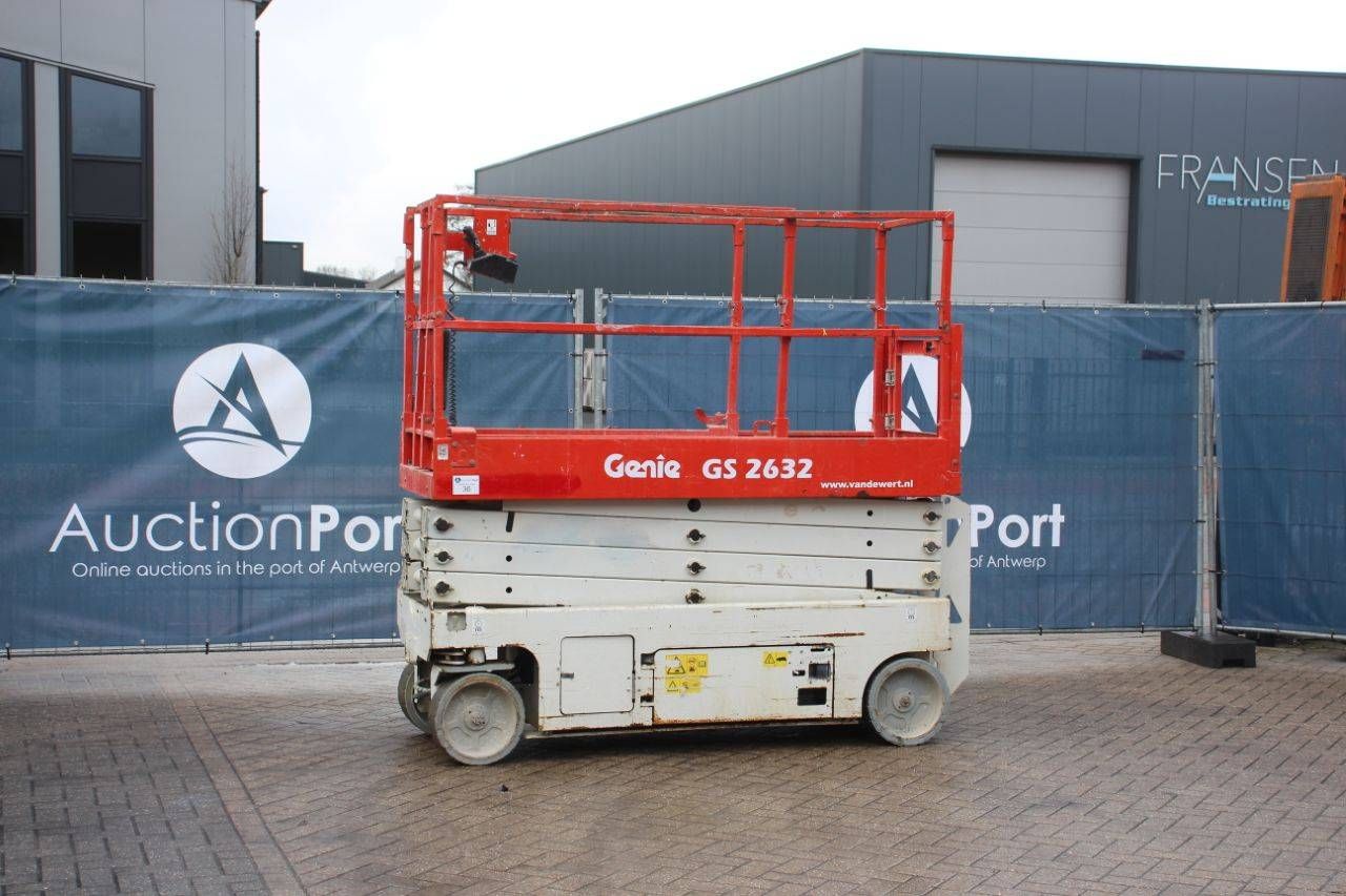 Scissor lift Genie GS 2632 Electric 9.92m