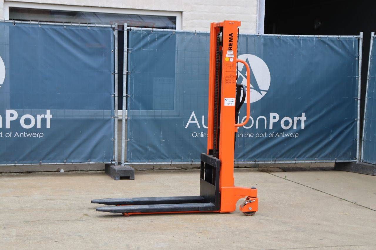 Stacker Rema Manual 1000kg 2.5m