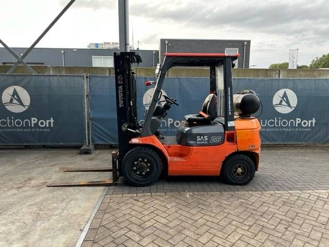 Forklift Toyota 42-7FGF25 LPG 2500kg