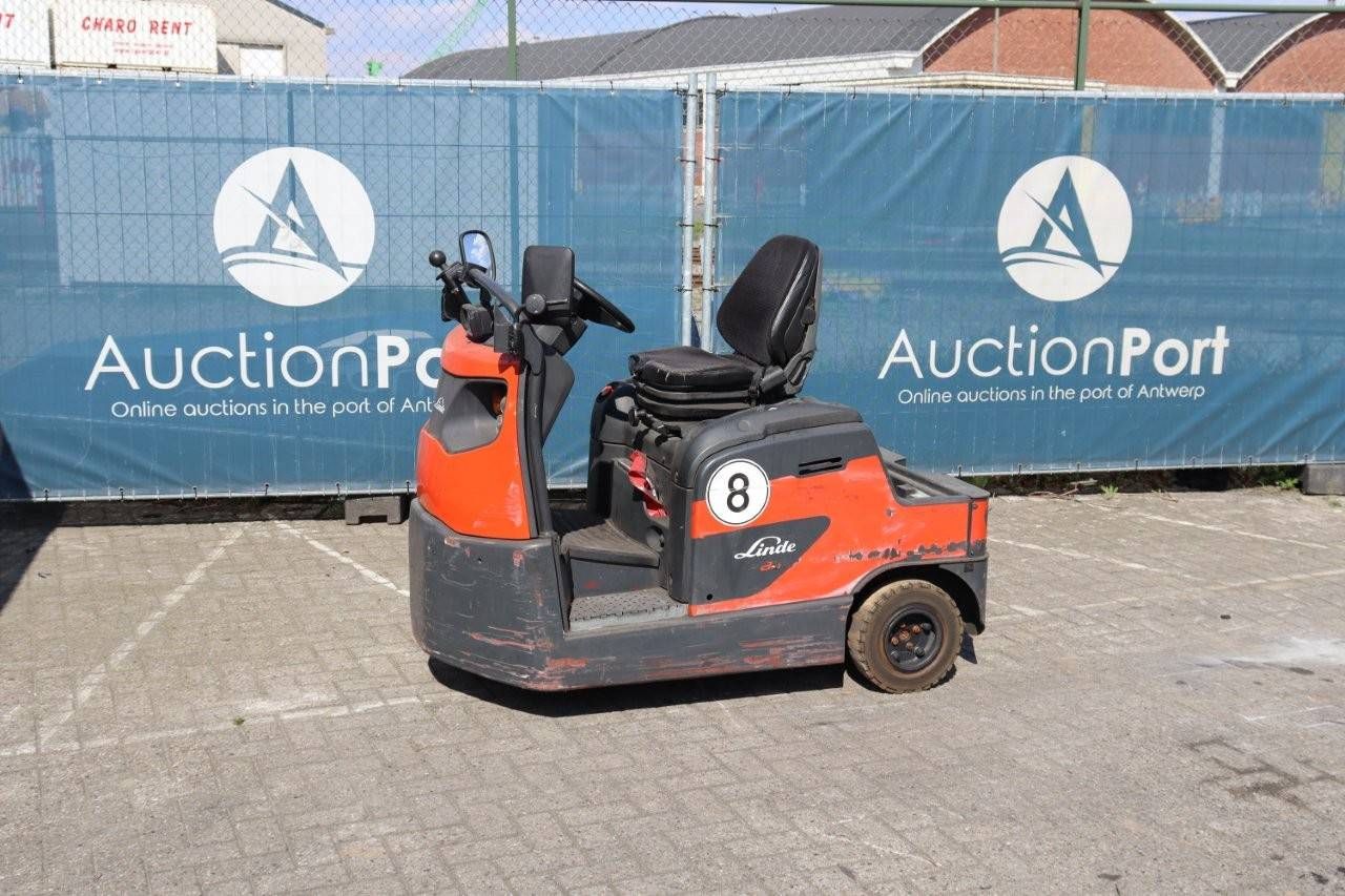 Linde Electric Tractor