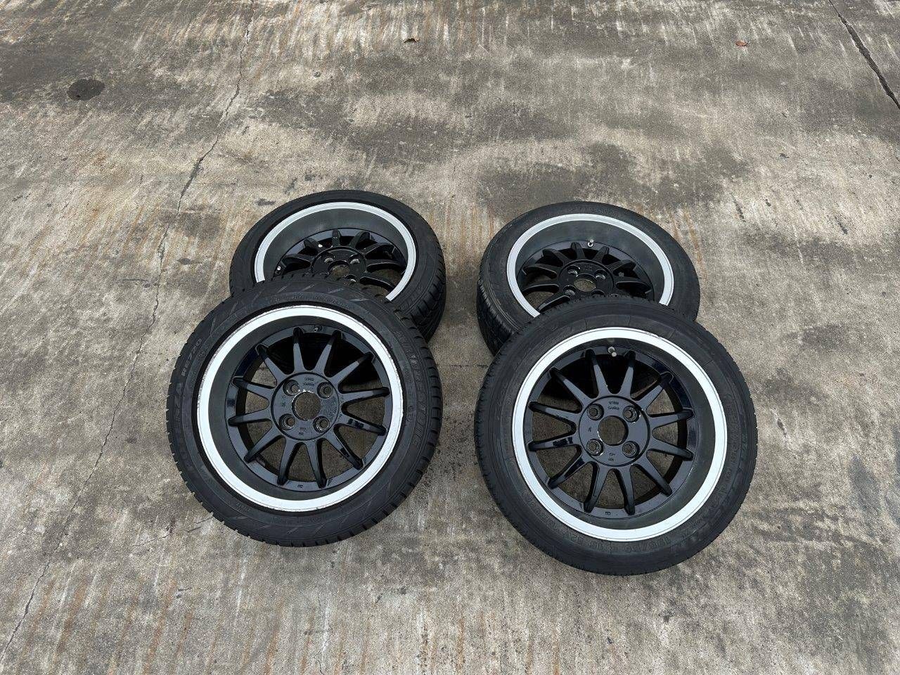 Tires Michelin/Bridgestone with Rim 4 pieces