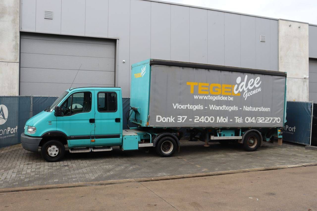 Tractor Renault Mascott Diesel 107kW 2003 with Noyens trailer