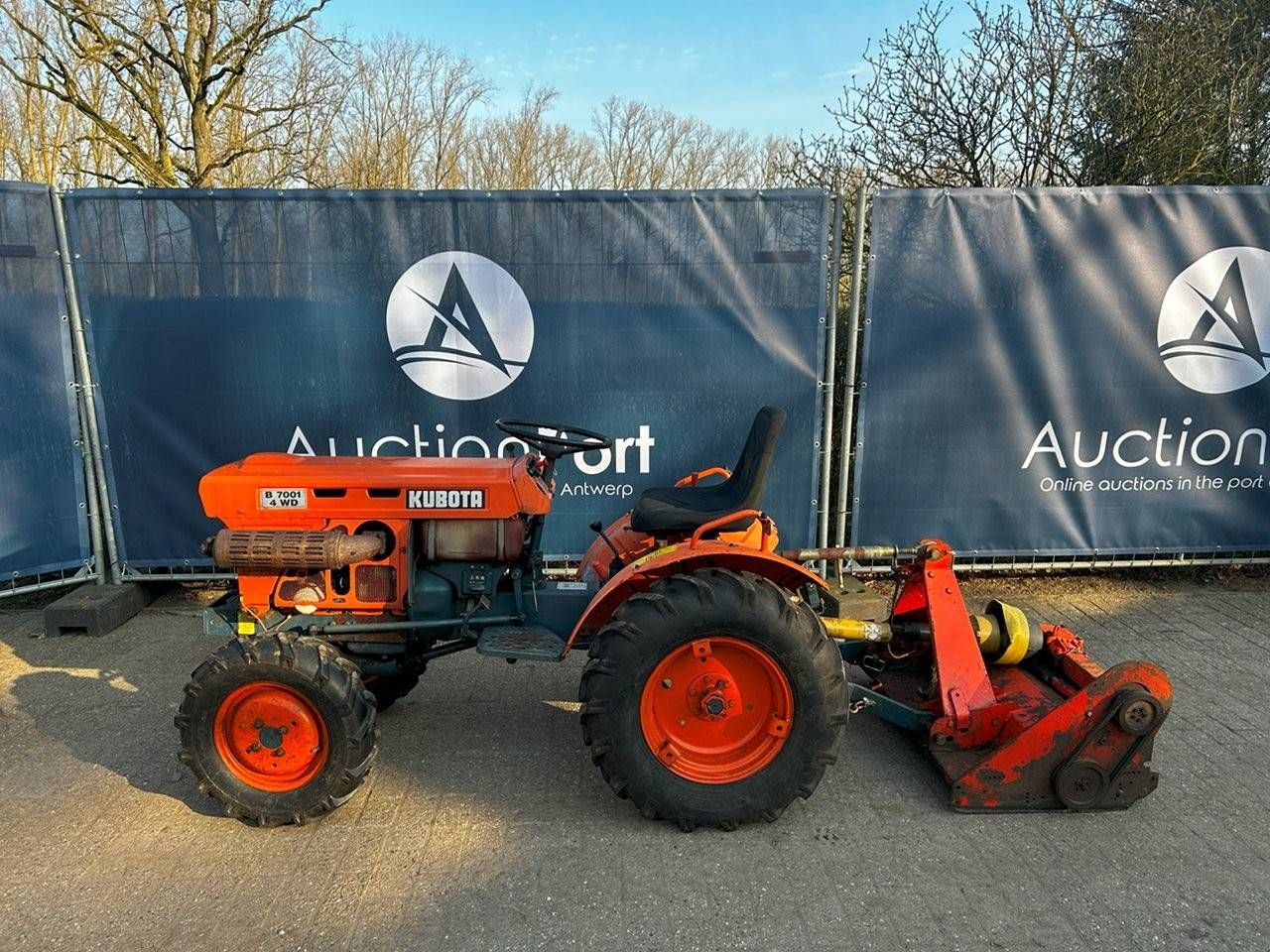 Mini tractor Kubota B7001 Diesel 14hp with flail mower (margin)