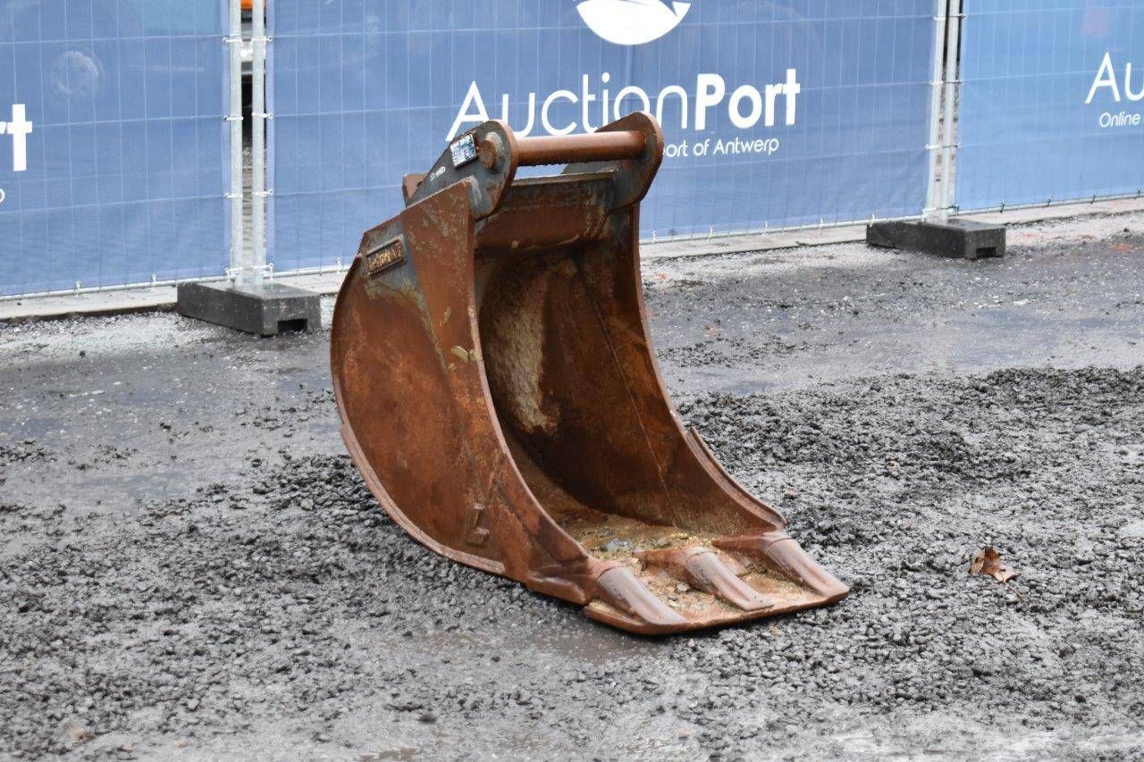 Backhoe bucket