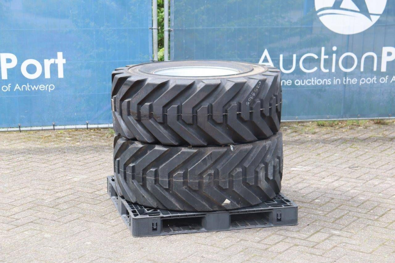 Tire set Utrigger 445/65D22.3 New