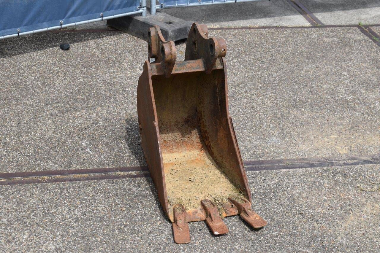 Digger bucket