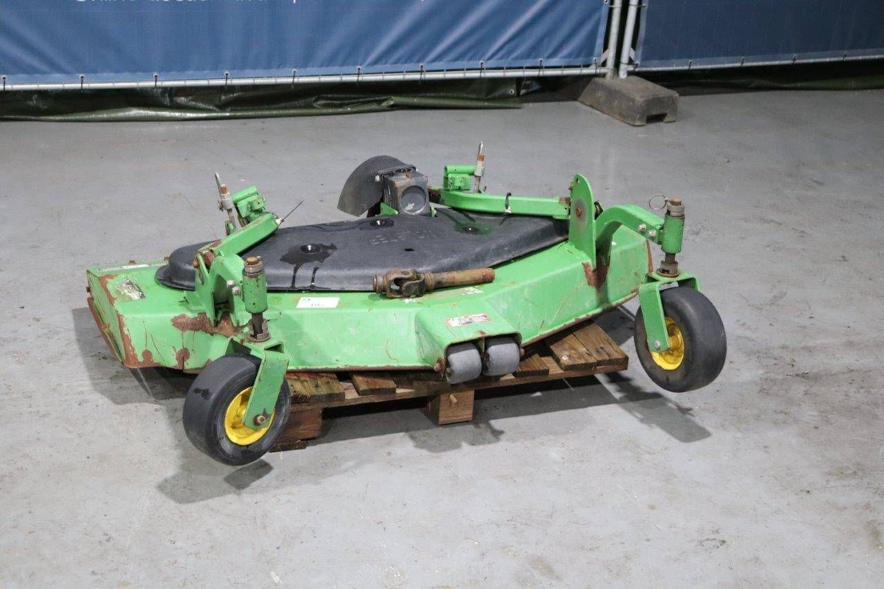 John Deere 60 inch mowing deck