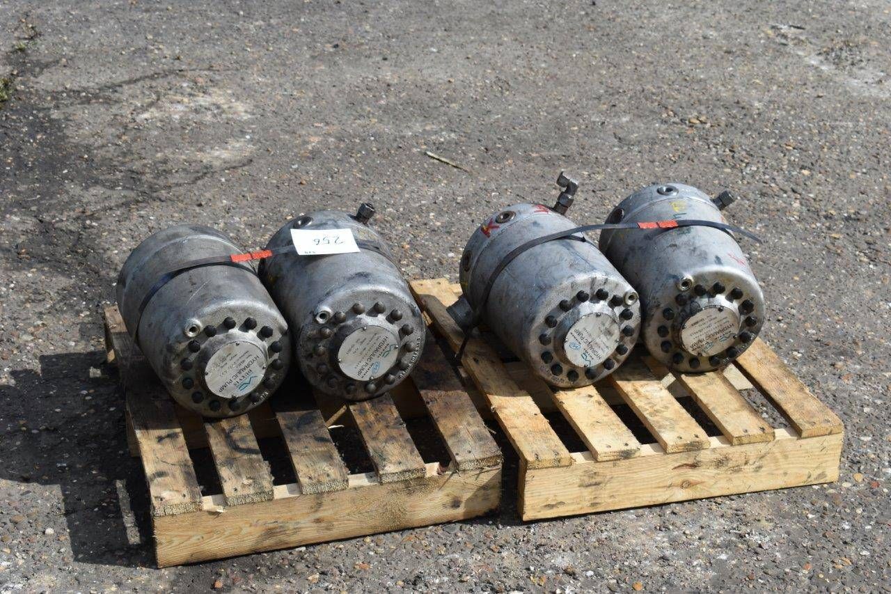Lot of Hydraulic Pumps RG22