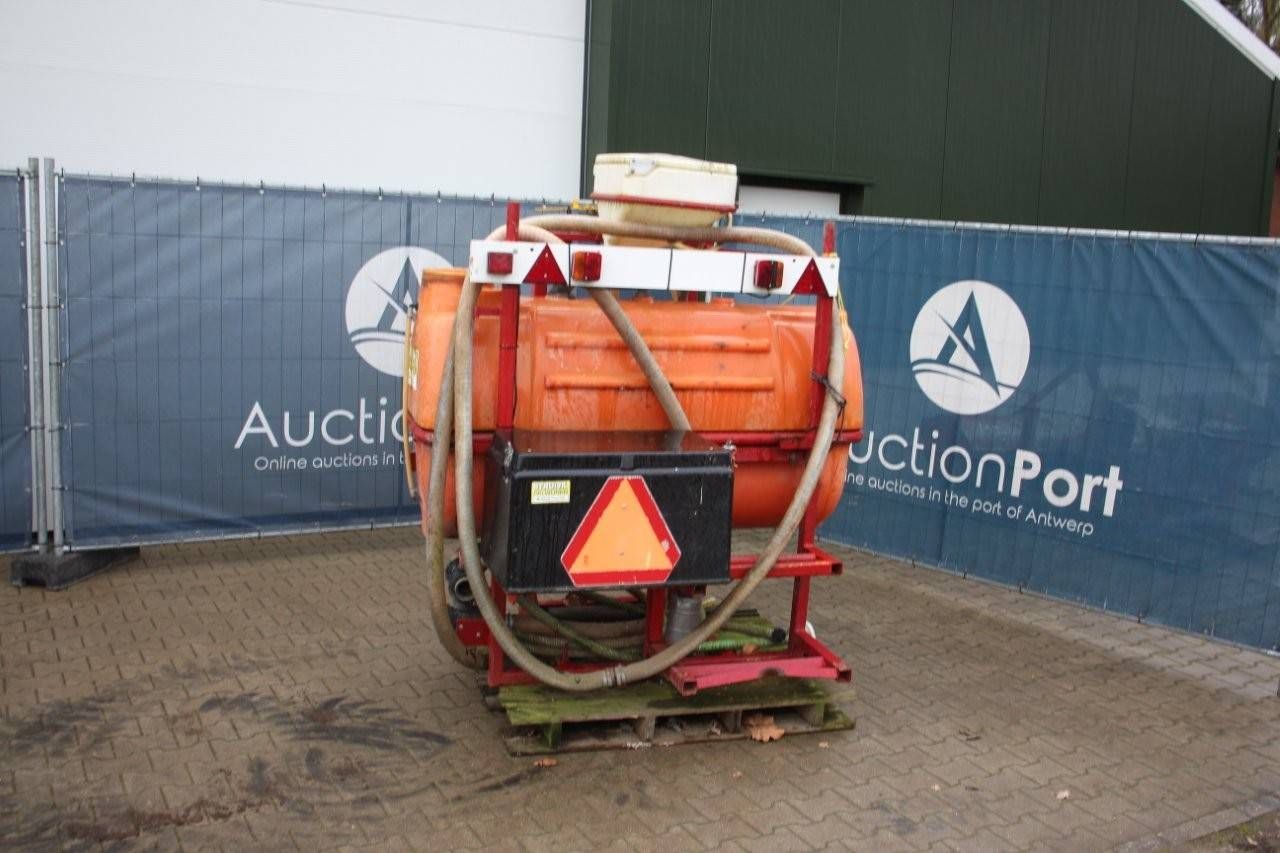 Field sprayer 600L