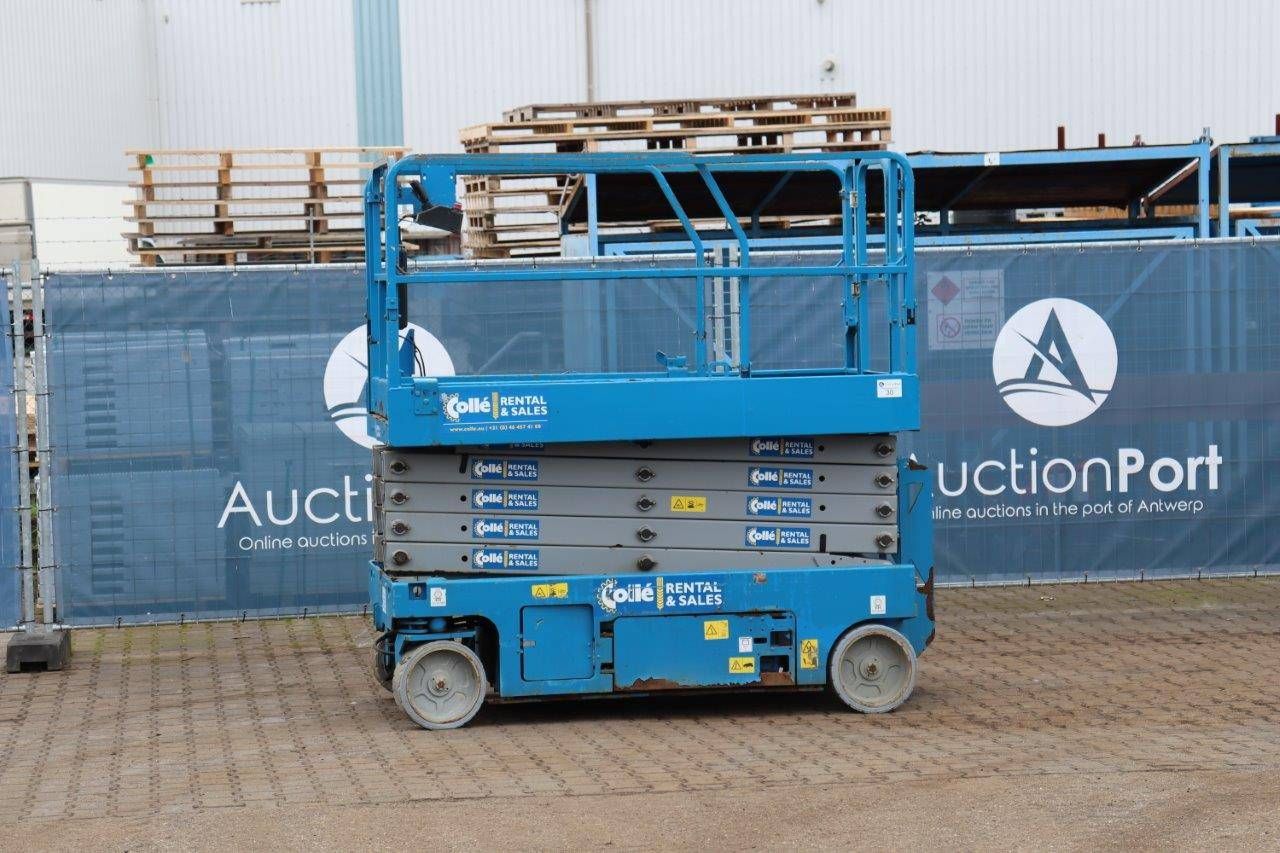 Scissor lift Genie GS3246 Electric 318kg 11.78m 2013