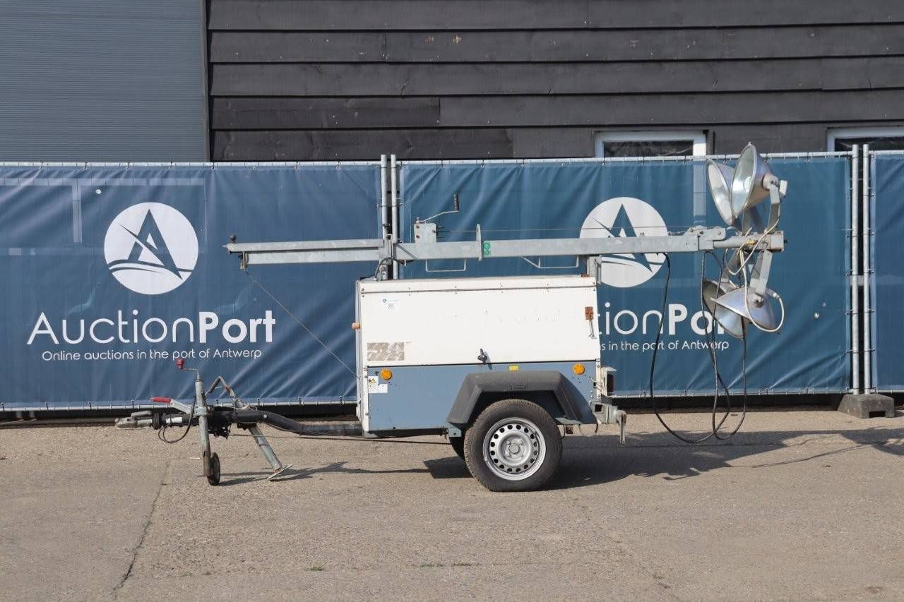 Light pole trailer Allmand Night Lite Pro