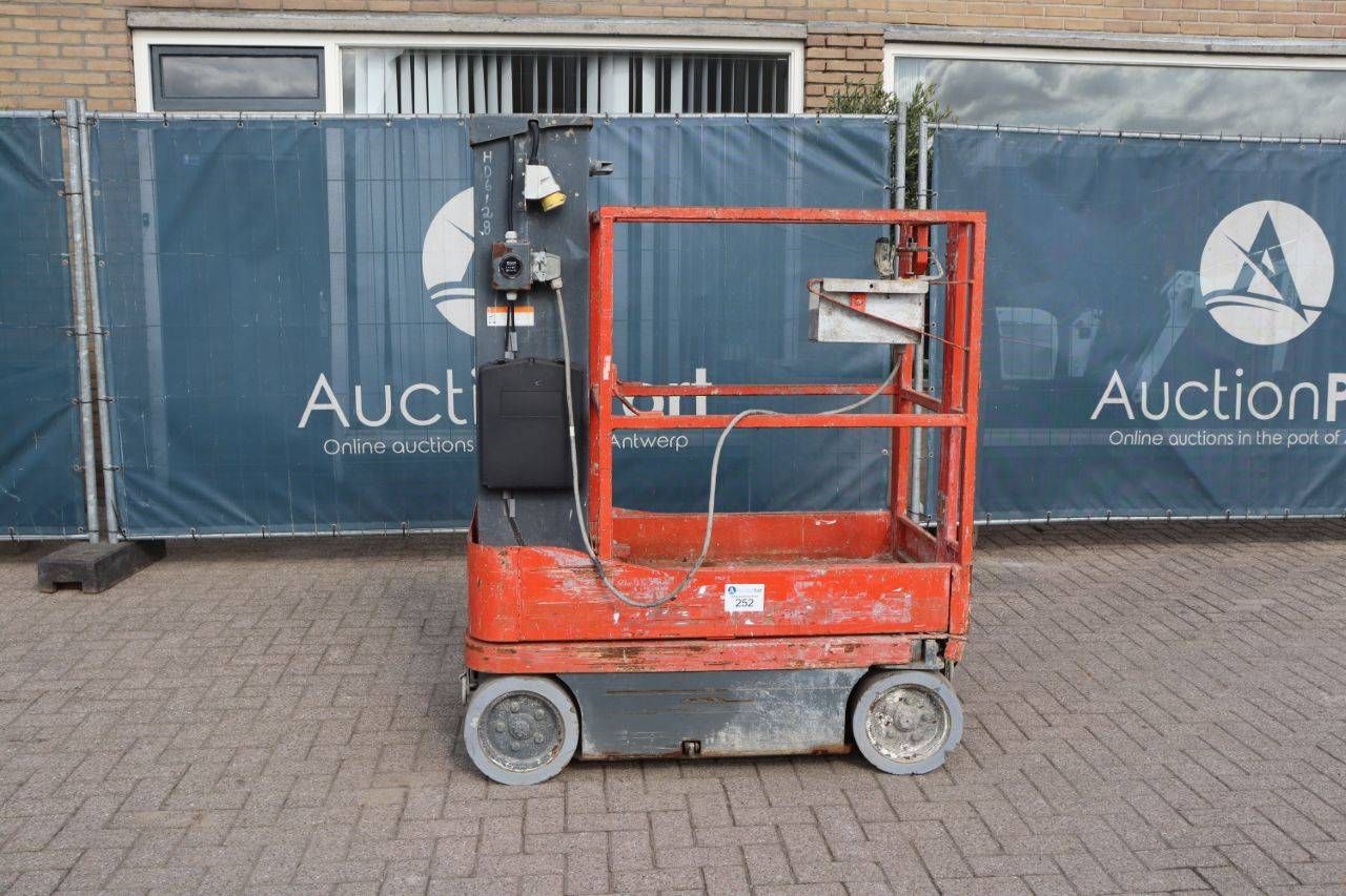 Skyjack SJ16 Electric Mast Lift 6.75m 2014