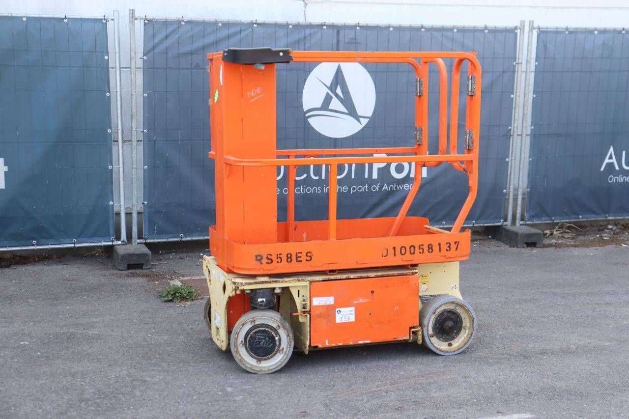 JLG 1230ES Electric Mast Lift 5.66m 2014