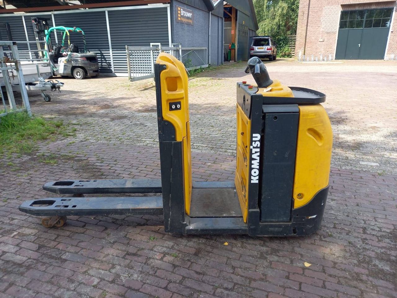 Pallet truck Komatsu MWQ20-3R Electric 2000kg 2008