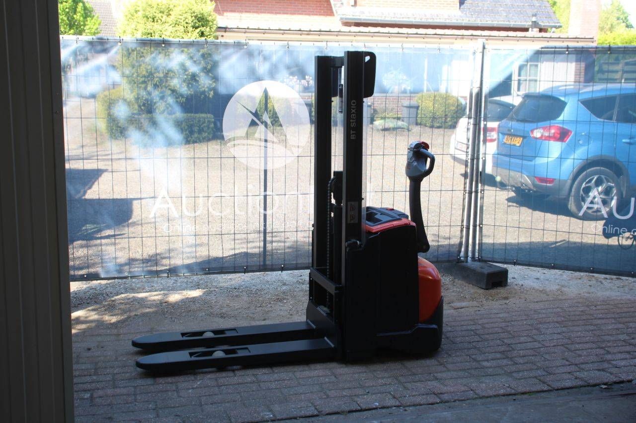 Toyota SWE100 Electric Stacker 1000kg 1.4m 2013