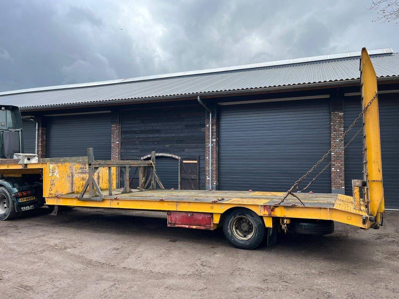 Semi Low Loader MOL 88/3903