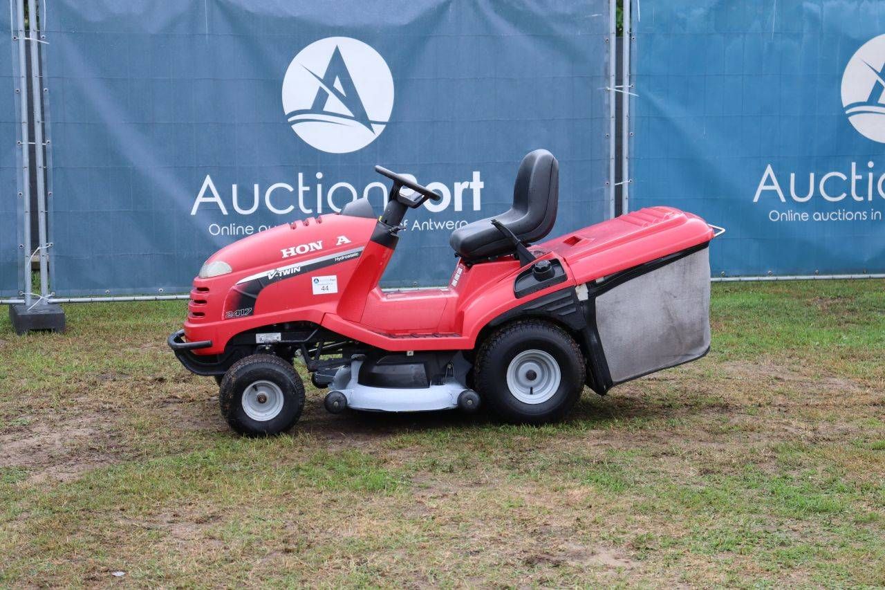 Zitmaaier Honda 2417 V-Twin Benzine 9.9kW 2012