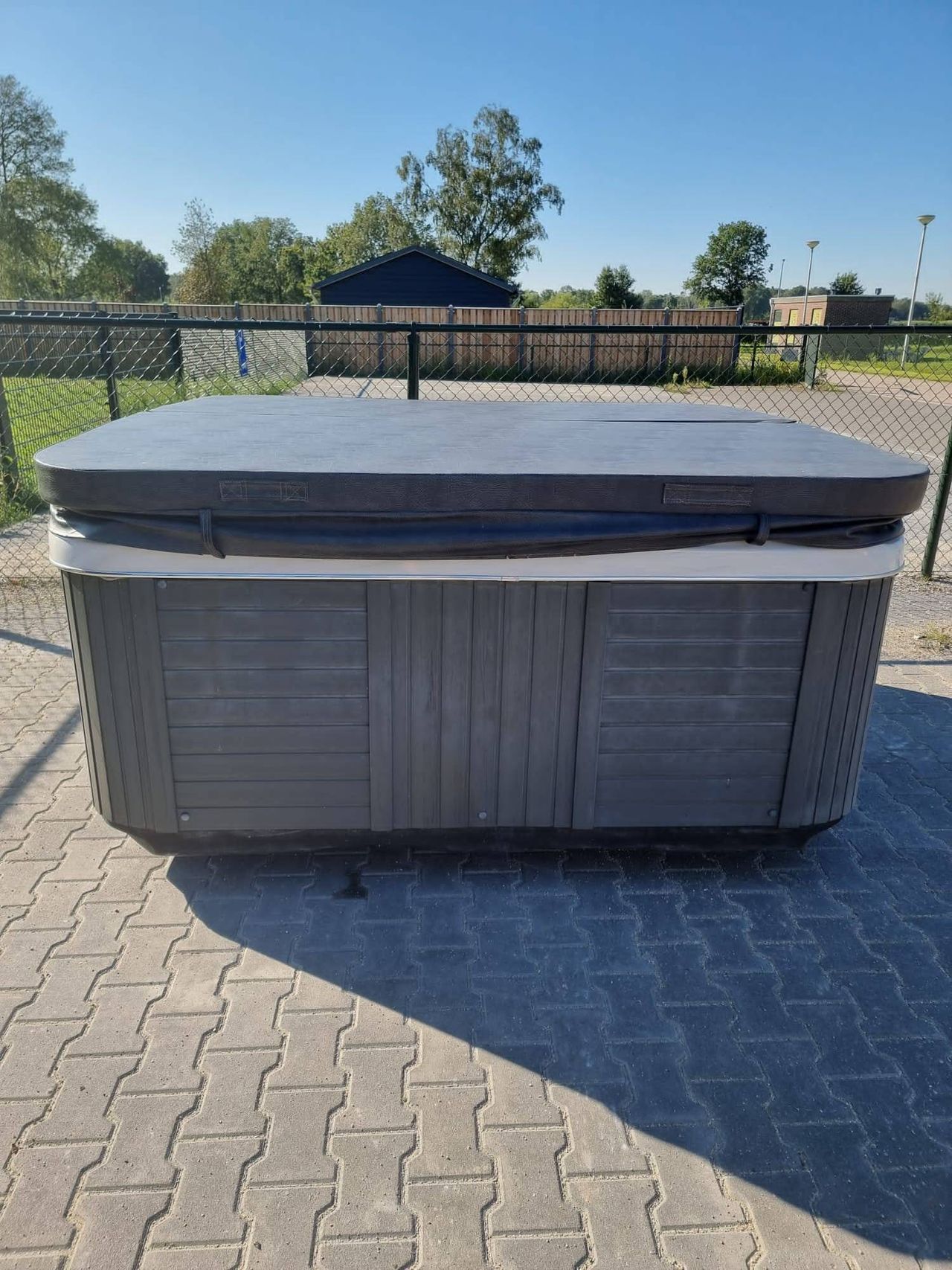 Jacuzzi Balbao 5p. 2.10 x 2.00 x 0.90m