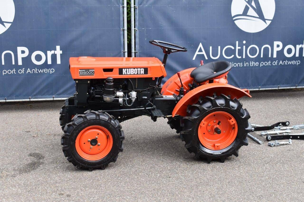 Mini tractor Kubota B6000 Diesel with lifting kit REFIT