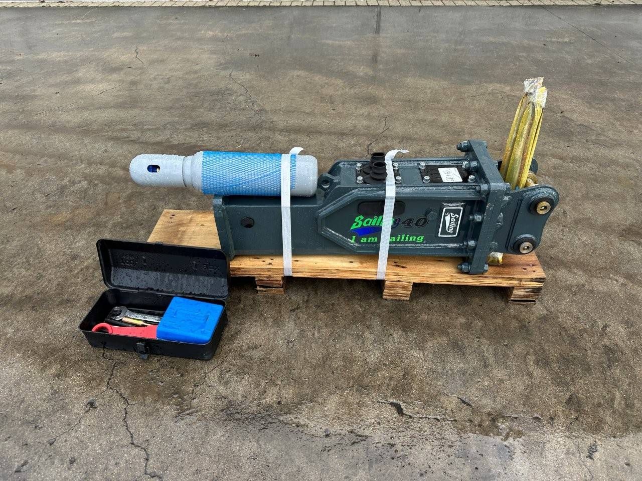 Hydraulic Hammer Sailing 40 2025