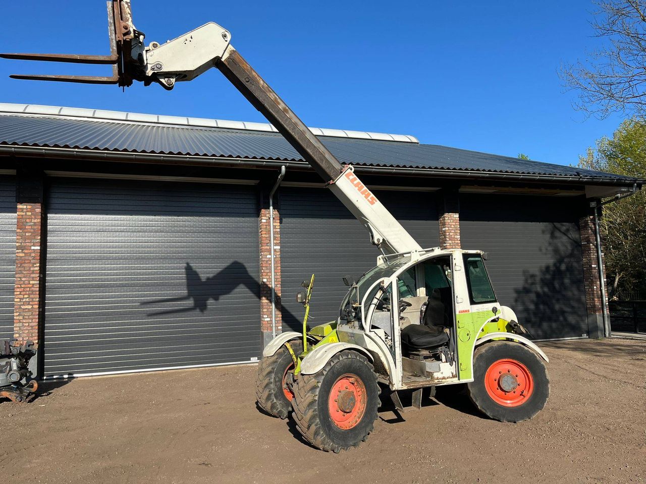 Caterpillar 506 Diesel Telehandler 2500kg 6000mm 2002