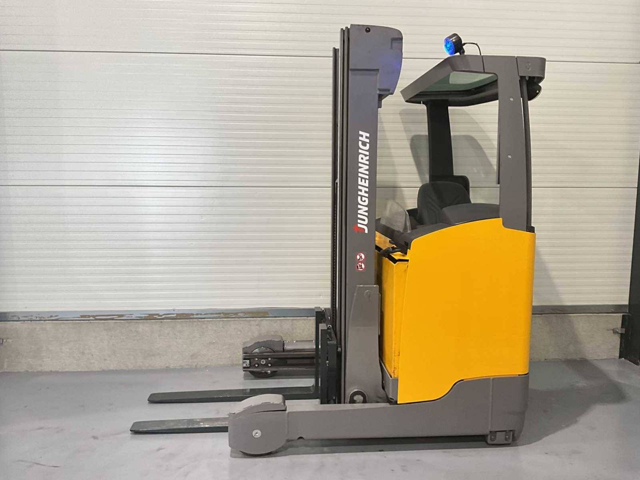 Reach truck Jungheinrich ETV216 Electric 1600kg 5.6m 2018
