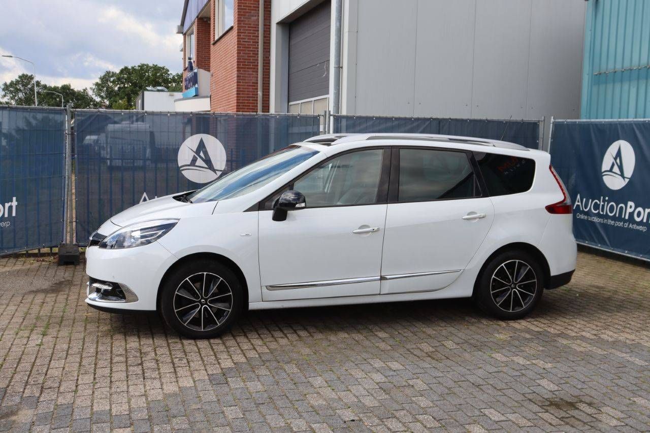 Renault Megane Scenic Station Wagon Petrol 132hp 2014