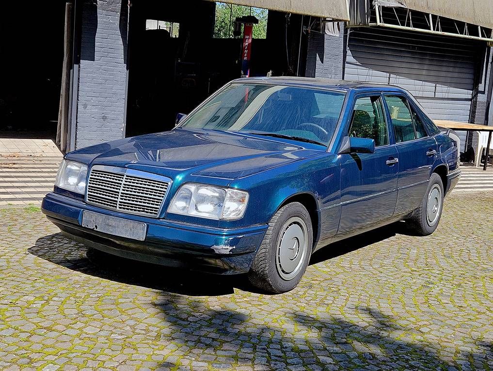 Mercedes-Benz E 200D Automatic Diesel 1995 (Margin)