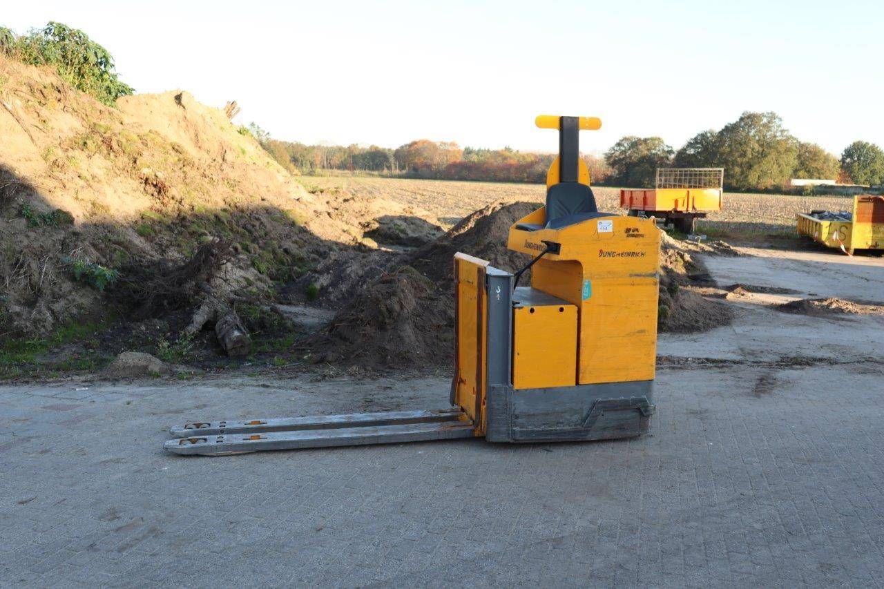 Pallet truck Jungheinrich ESE420 Electric 2000kg 2019
