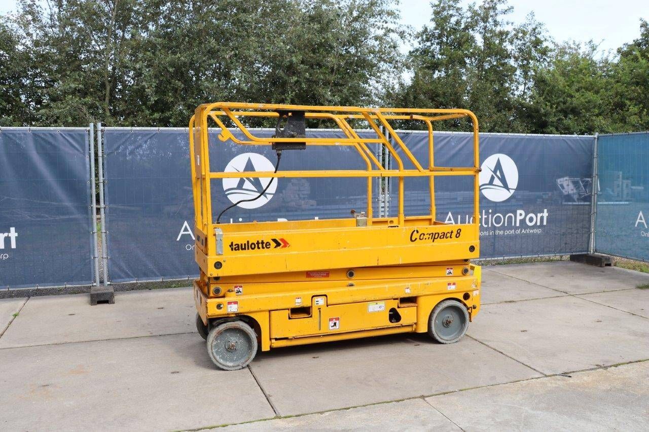 Scissor lift Haulotte Compact 8CU Electric 300kg 8.2m 2013