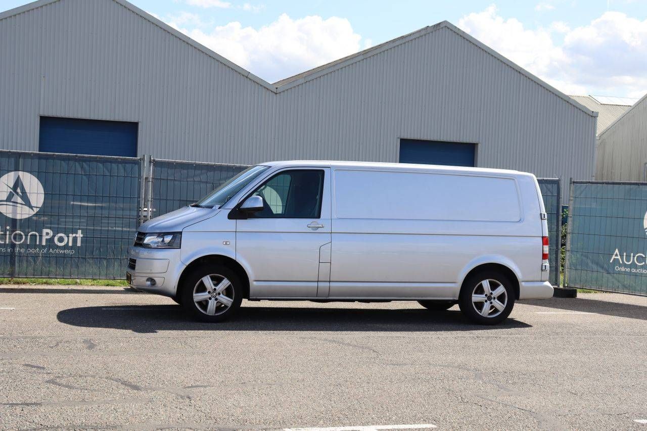 Volkswagen Transporter Diesel 180hp Van 2015