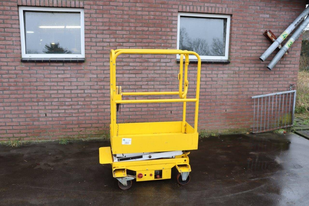 Scissor lift Electric