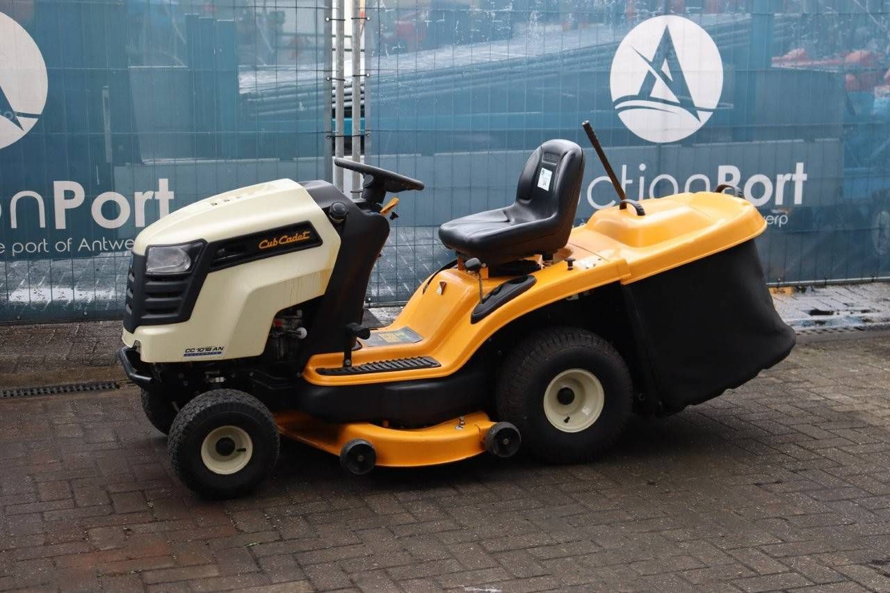 Cub Cadet cc1018 AN Petrol Riding Mower                                           