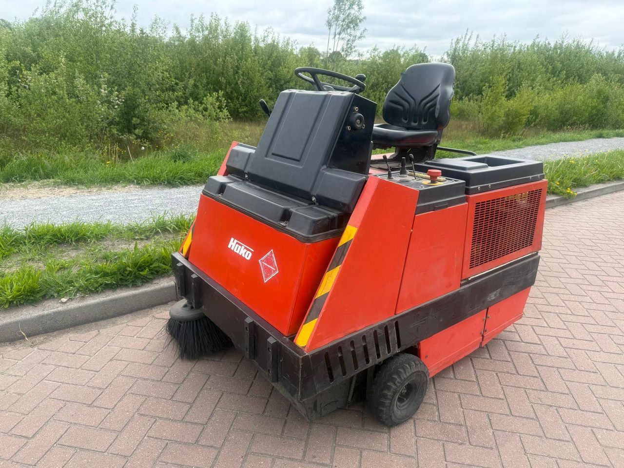 Sweeper Hako Jonas 1100 Electric 