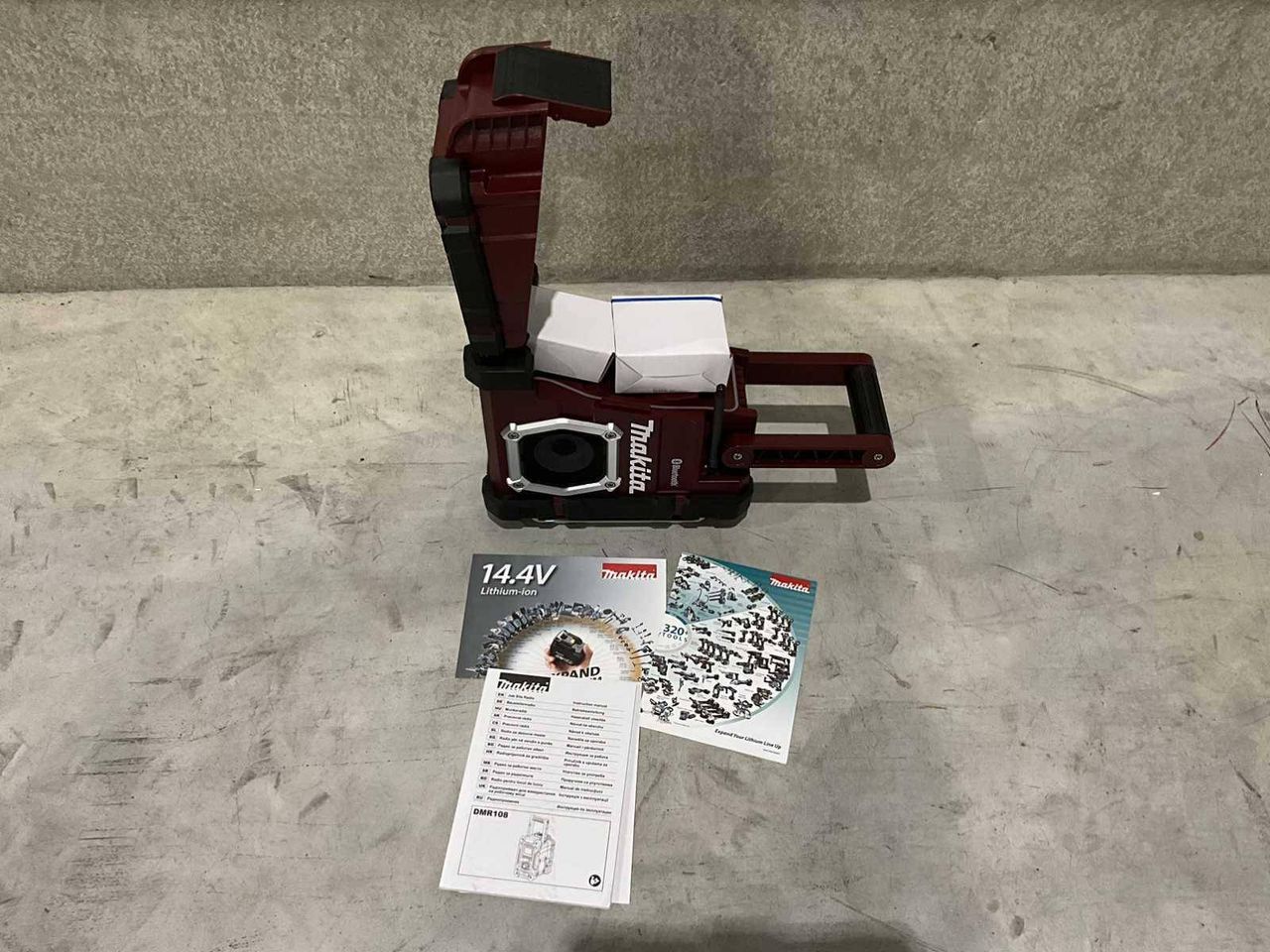Construction radio Makita DMR108AR