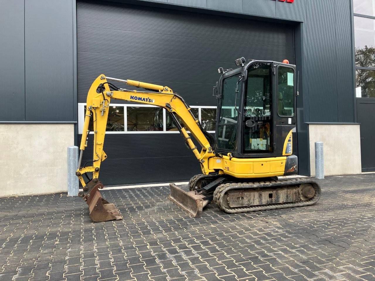Crawler excavator Komatsu PC26MR-3 Diesel 2015