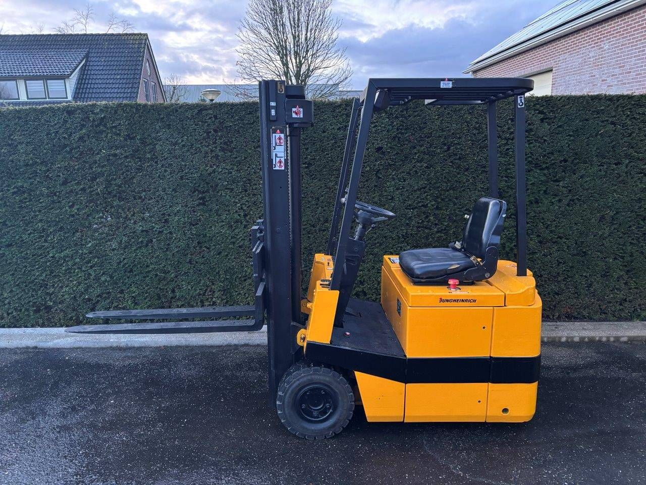 Forklift Jungheinrich EFGE 510G Electric 1000kg (Margin)