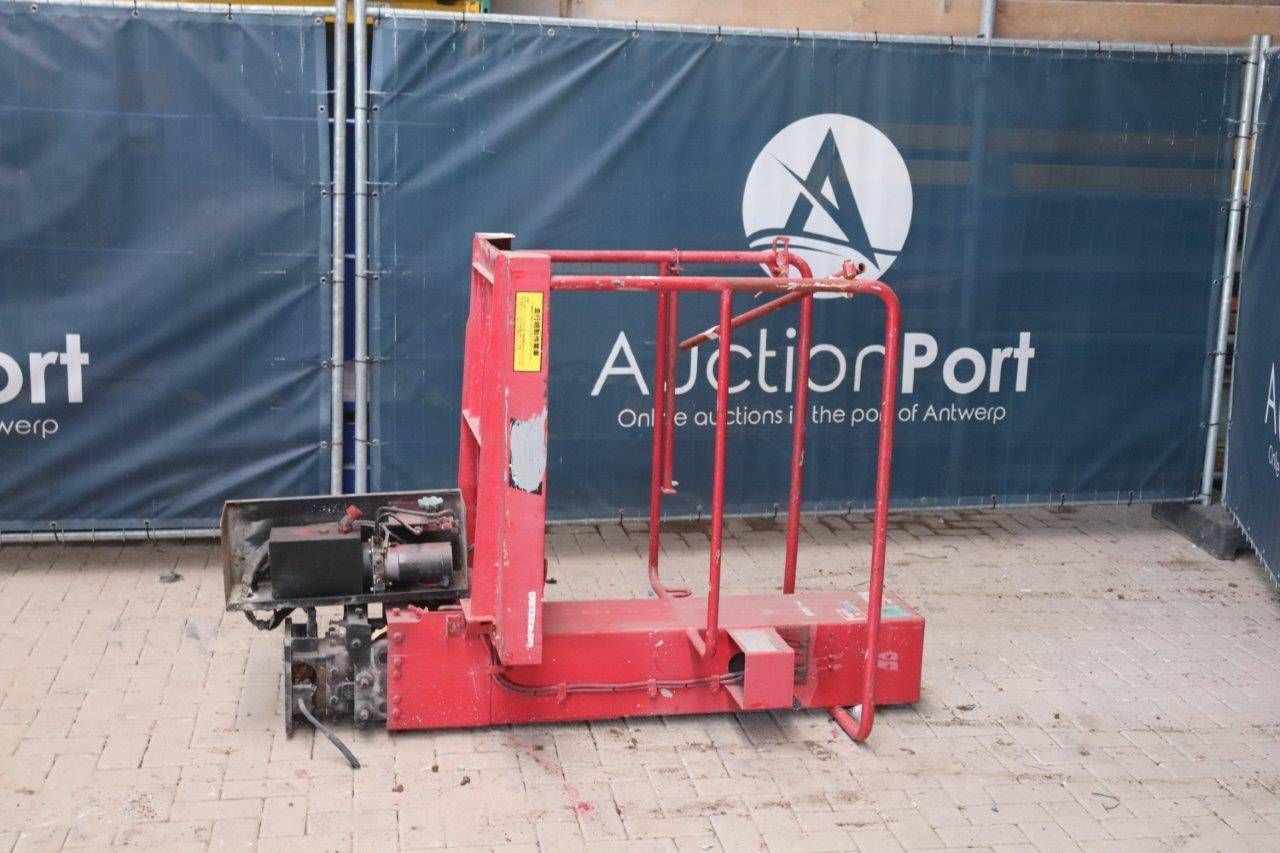 Electric aerial platform bucket